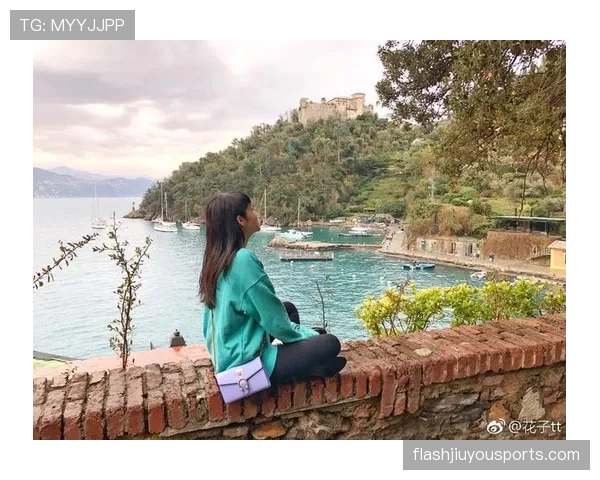 梅根·拉皮诺赛后直接穿高定走红毯，这姐是来踢球还是走秀的？